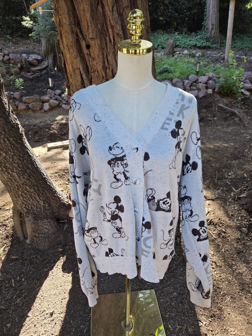 Disney Women’s XL Light Gray Mickey Mouse Print V-Neck Button Cardigan Sweater